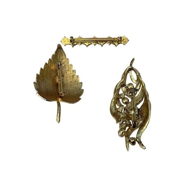 Gold Tone Pearl Crystal Brooches Leaf Bar Pin Pink Flower Open Work Lot of 3 - Picture 5 of 5
